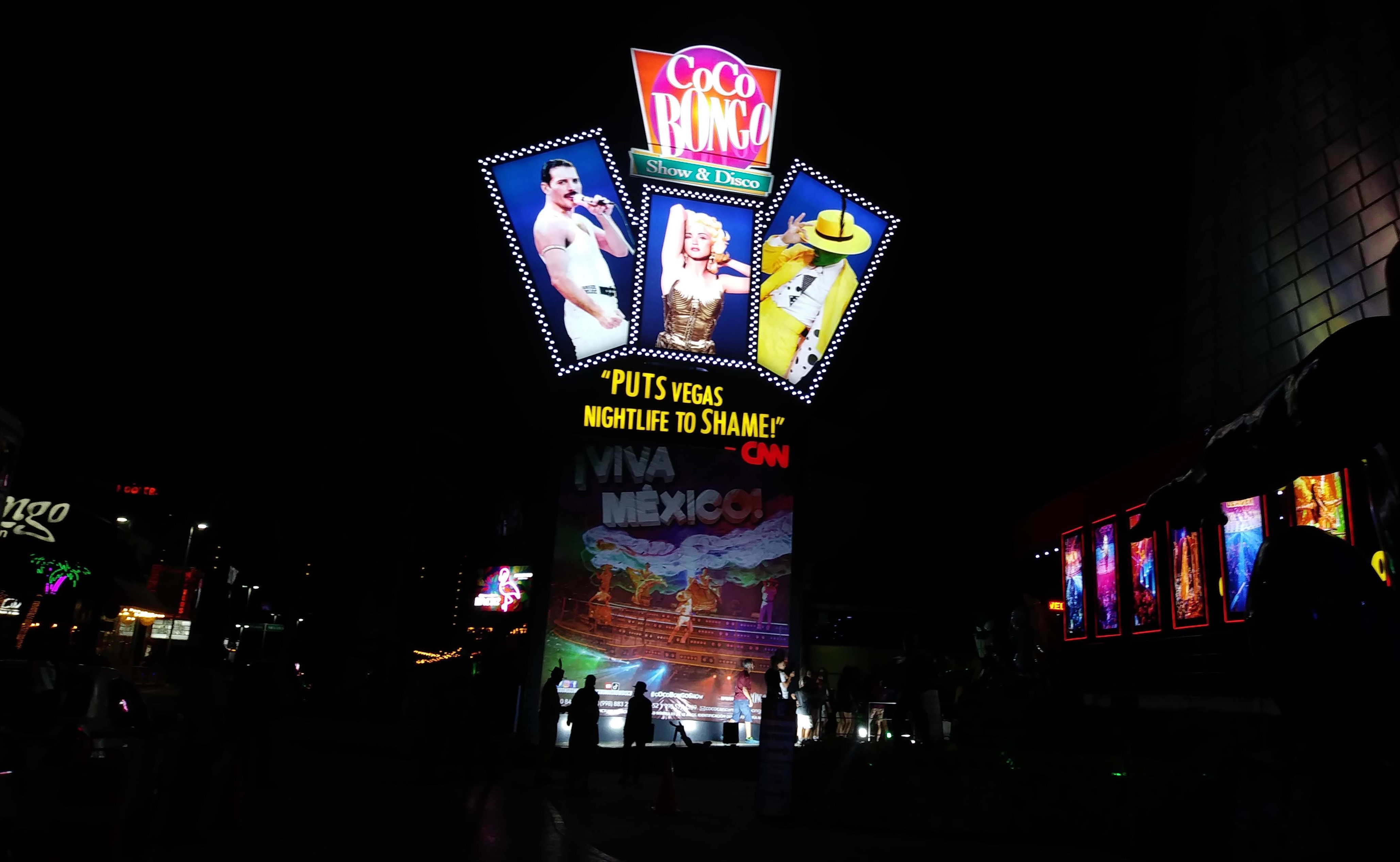 Coco Bongo outside